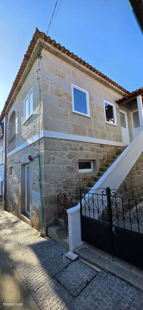 Moradia em granito amarelo | T1 + T2 independentes | Ponte de Lima - Grande imagem: 4/7