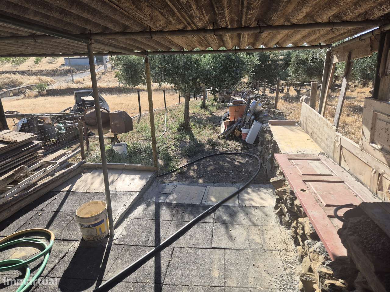 Moradia terrea com terreno todo vedado na Aldeia dos Fernandes-12