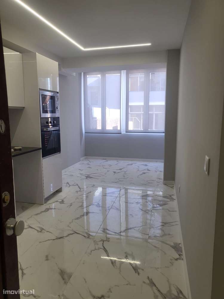 T2 Remodelado junto a Loja do Cidadão do Porto - Grande imagem: 4/22