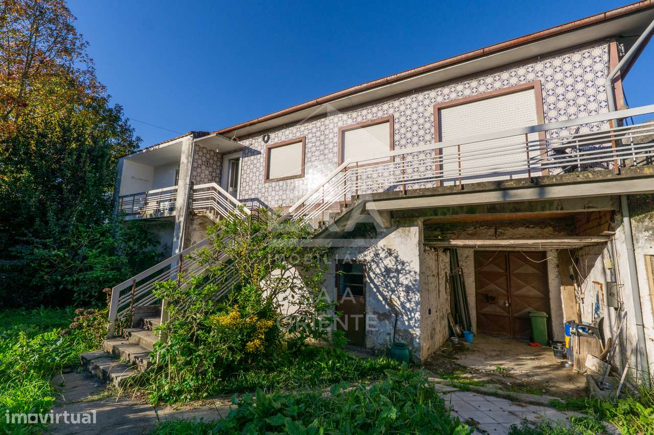 Moradia Isolada T2 e Terreno em Pedroso - Grande imagem: 4/27