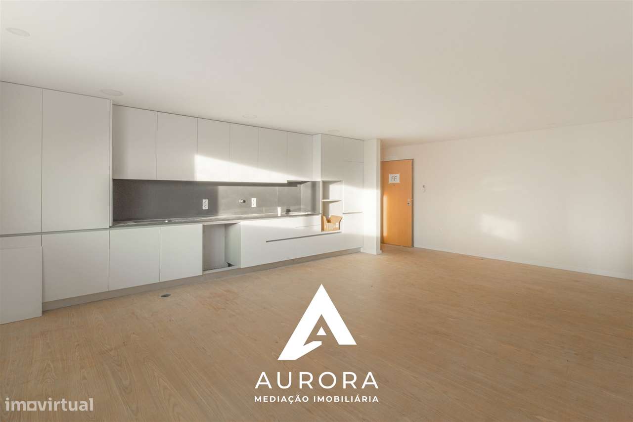 Apartamento T2 Sul/Poente 104m2 úteis + lugar de garagem Espinho-1