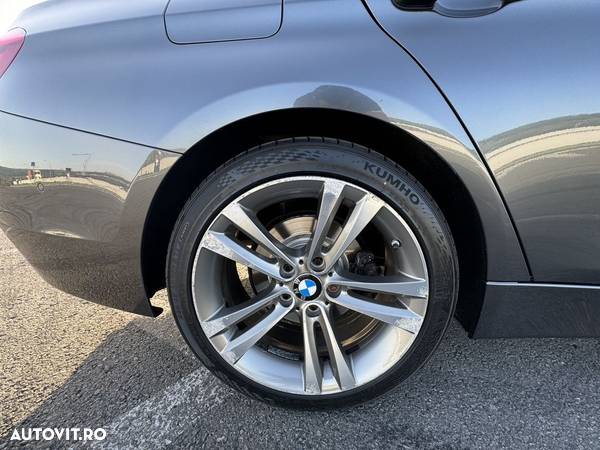 BMW Seria 3 320d Efficient Dynamic Edition Aut. Sport Line - 38