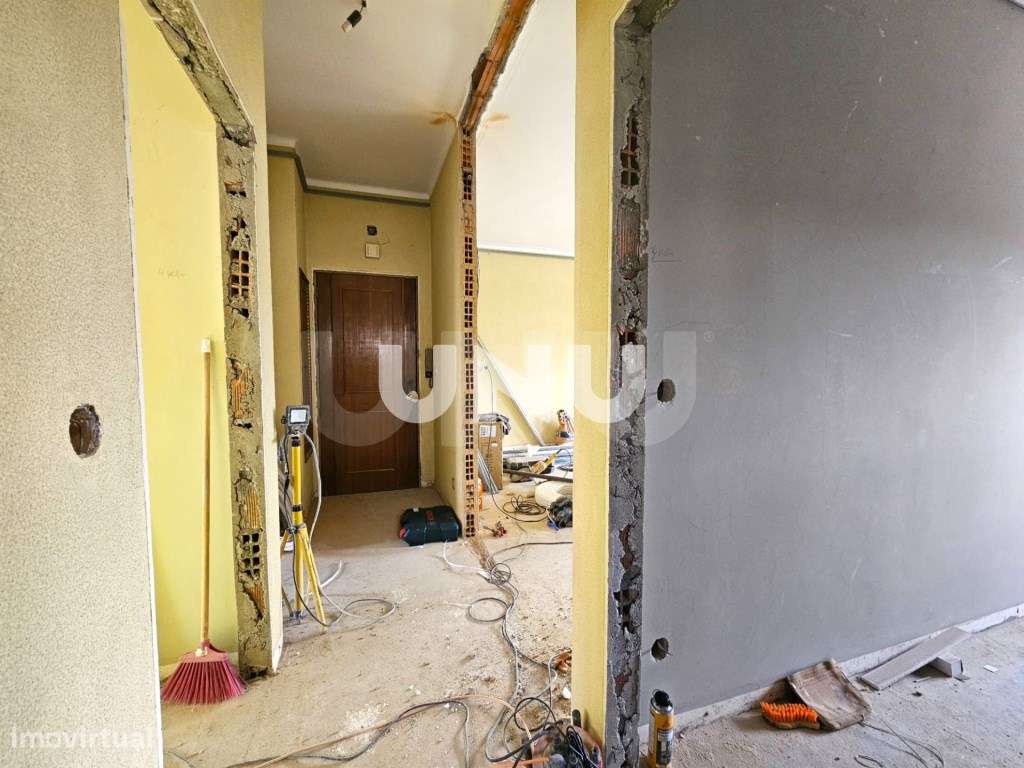 Apartamento T2 - Totalmente Renovado - Grande imagem: 2/10