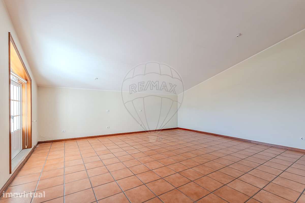 Moradia T4 para venda-24