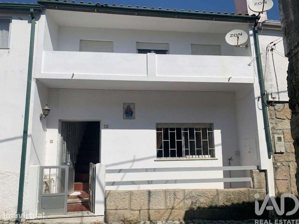 Moradia geminada T3 em São Mamede de Ribatua de 79,99 m2