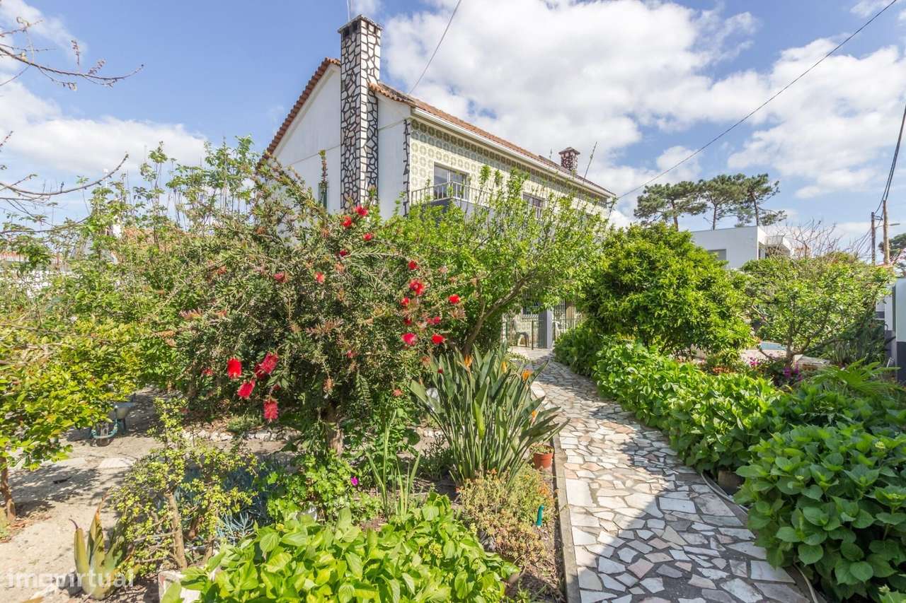 Moradia Isolada T4 + 1 | Lote 681 m2 | Charneca da Caparica | Jardim e - Grande imagem: 2/36