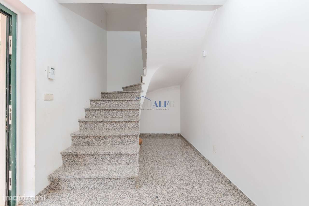 Moradia T7 com terreno perto de Vila Franca de Xira-20