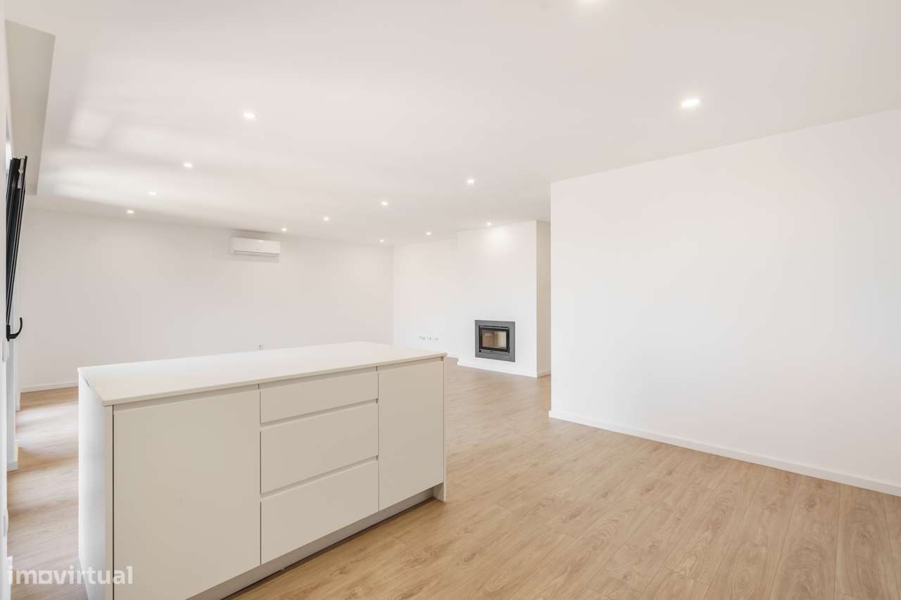 Exclusivo T3 Novo no Último Piso | 196 m² | Duas Frentes-17