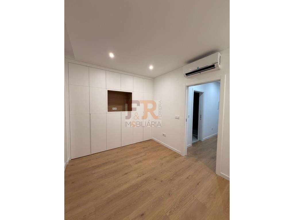 Moradia Geminada Gaveto T3 com Garagem Quinta do Conde-28