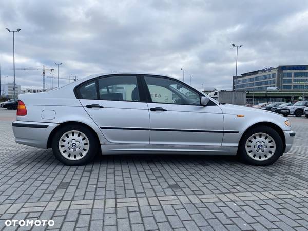 BMW Seria 3 318i - 3