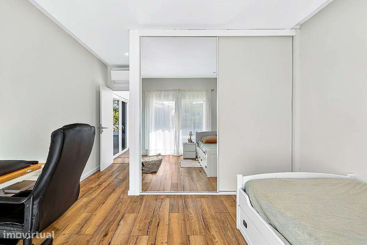 Moradia T4 com Piscina e Jardim em Alcabideche, Cascais-29