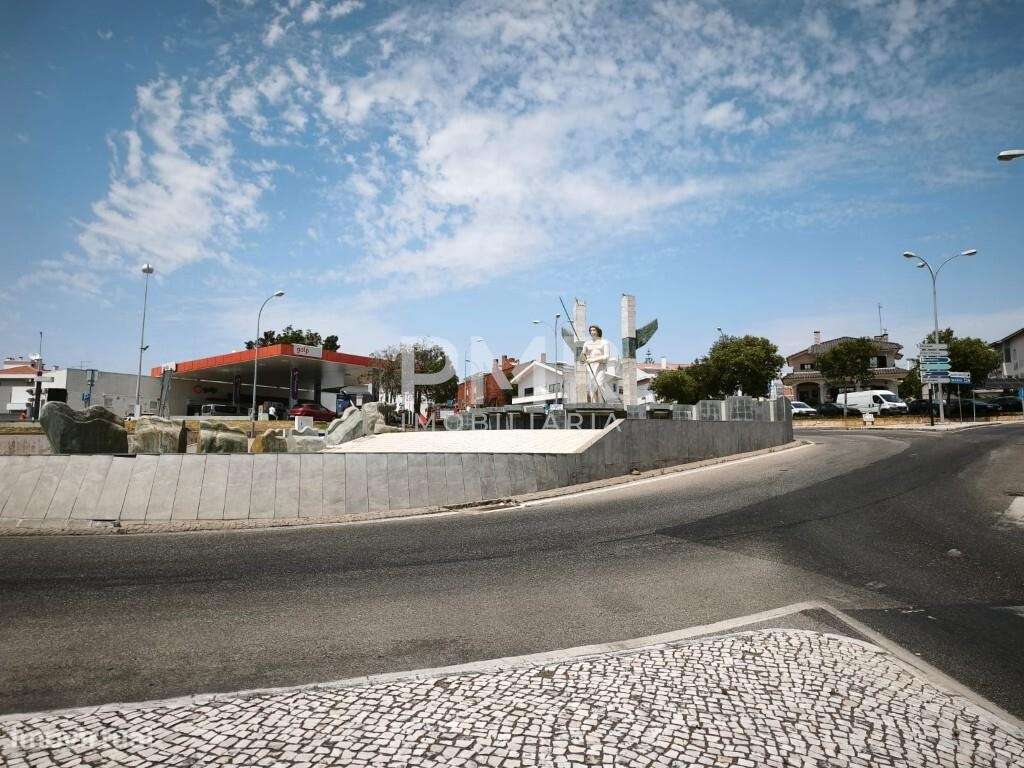 Trespasse de Estabelecimento Comercial em Queijas-16