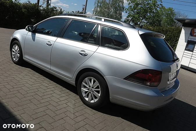 Volkswagen Golf - 10