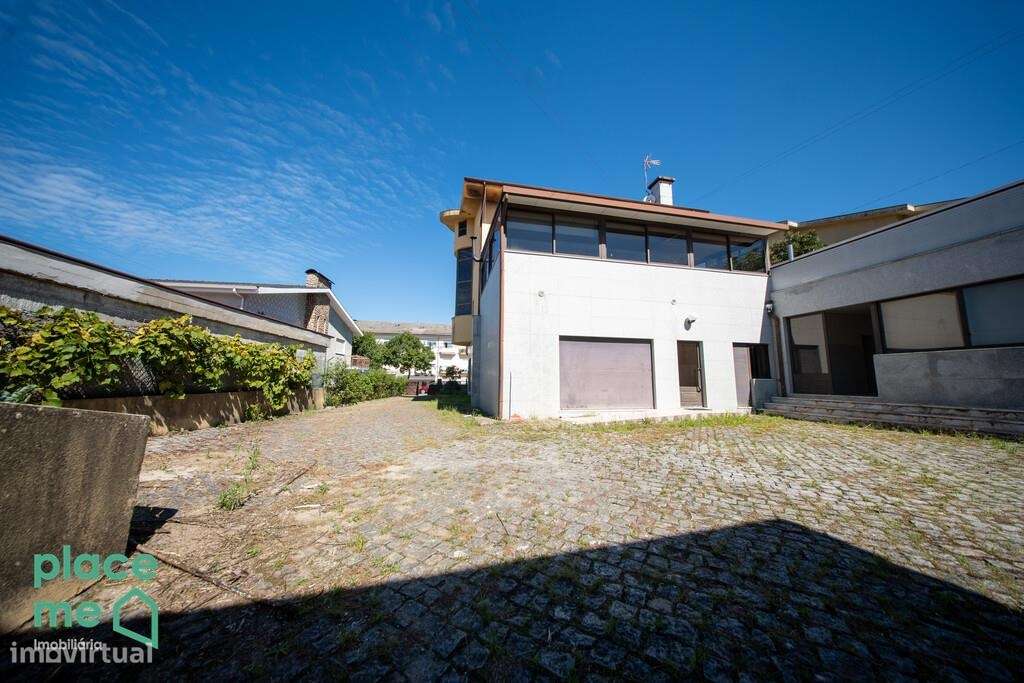 Moradia Individual com mais de 900m2 em Palmeira, Braga-52