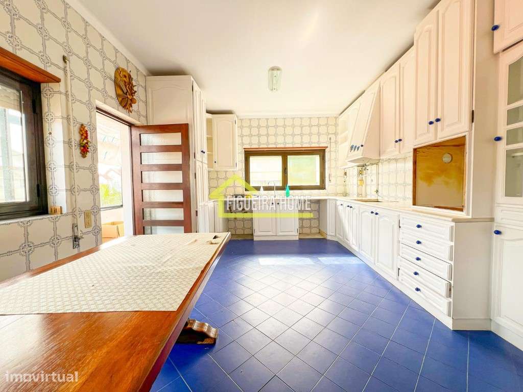 Andar de moradia com 4 quartos, garagem e anexo-26