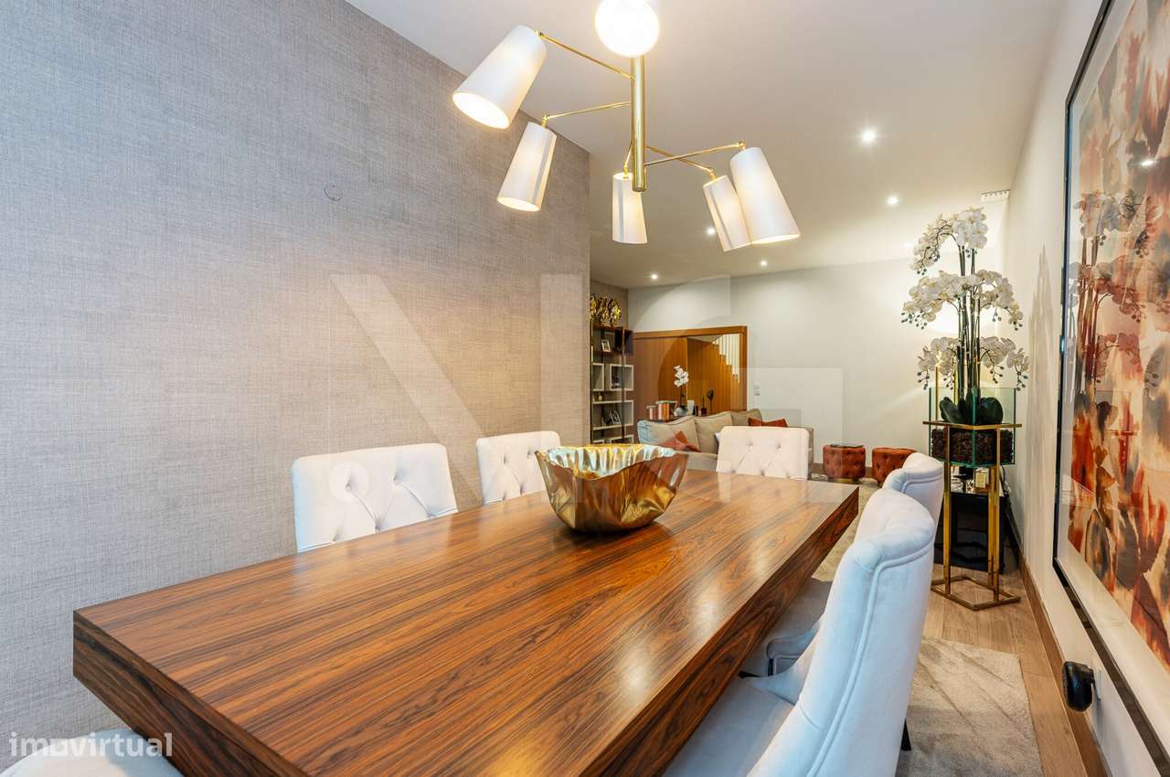 Moradia T3 com pátio, anexos e garagem em Paranhos - Porto-15