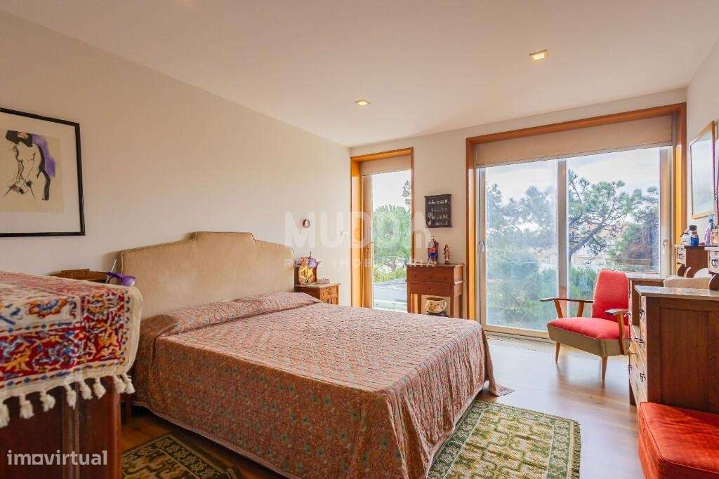 Viver na Torreira: Moradia T4 com Luz Natural e Espaço Exterior Único-37