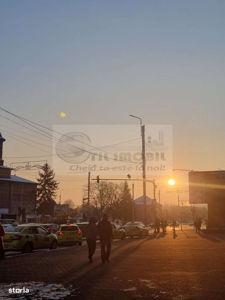 Ap. 3 camere decomandat - Moldova Center - Ultracentral !-0