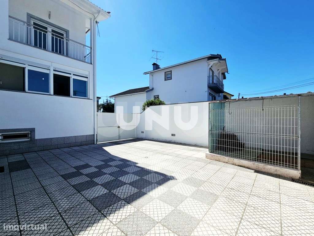 Moradia Geminada T4 - Zona Residencial-26