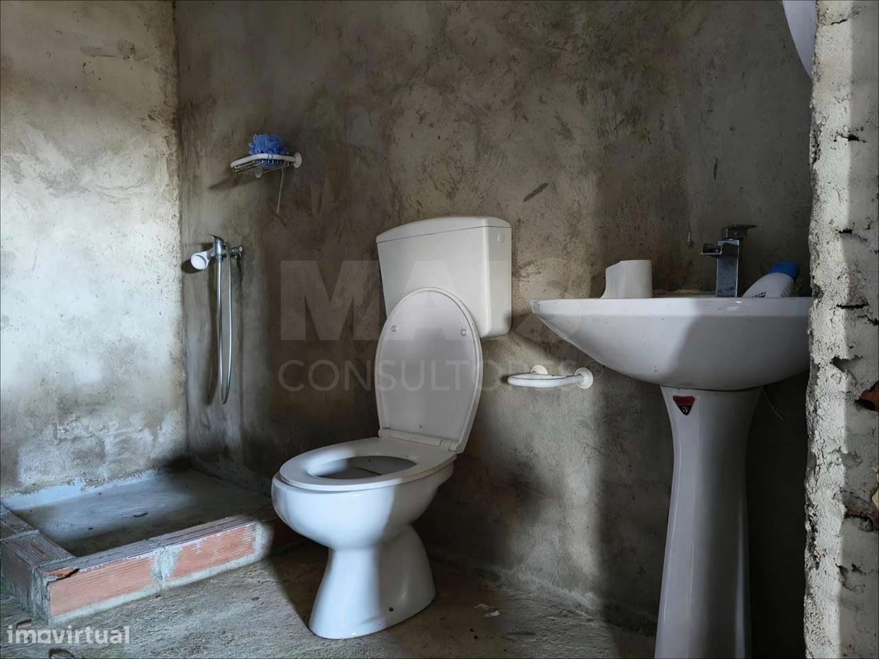 Moradia T2+1 c/ Anexo & Armazém em Lote de 7.600m2-28