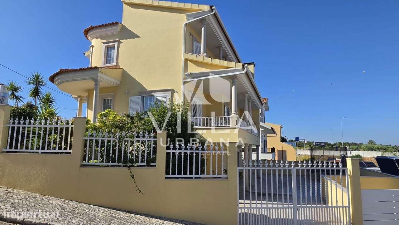Moradia Isolada T4 com Cave, Sub-cave e Jardim | Charneca da Caparica-54