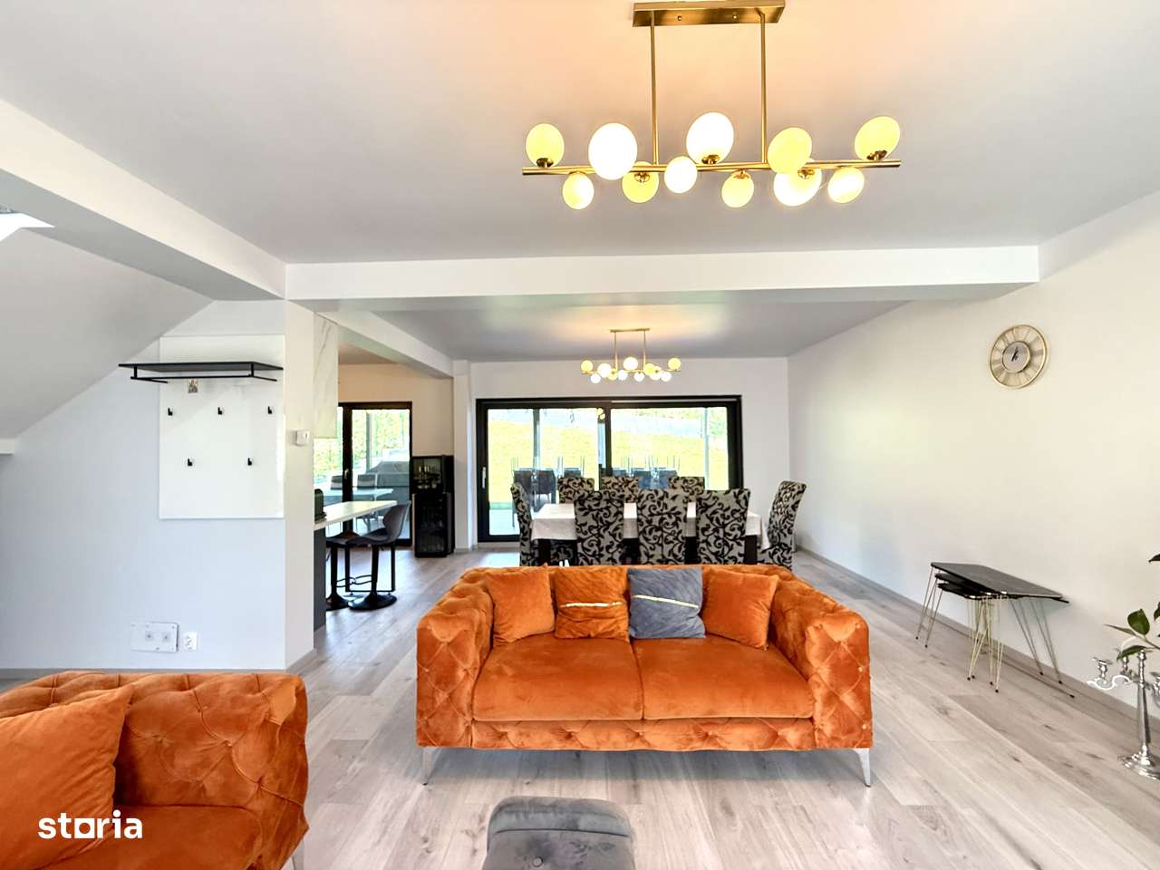 Casă modernă cu garaj mobilată și utilată la 2 minute de Primărie - Imagine principală: 1/20