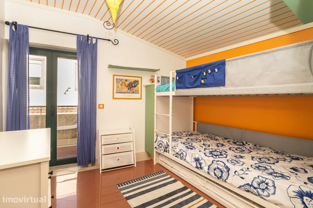 T4+1 Duplex em Primeira com 250m2, Linha de Mar | Sesimbra-31