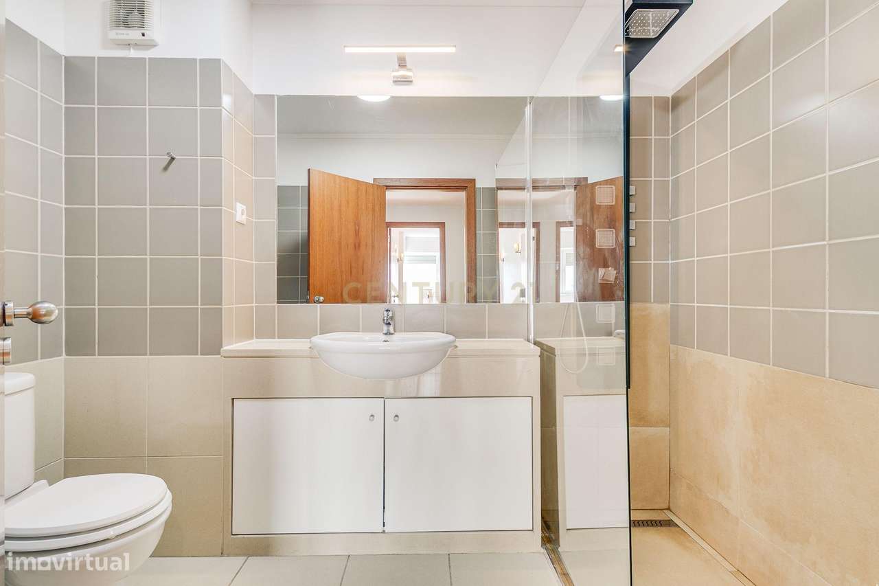 Fantástico T2 Alta de Lisboa-19