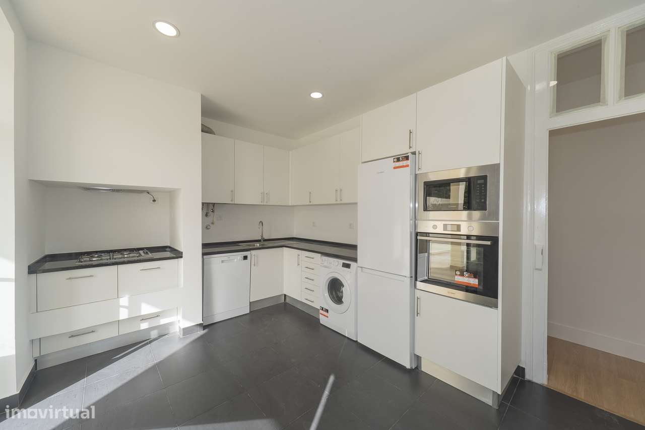 Aluga-se apartamento T3 perto do Saldanha - Grande imagem: 2/27