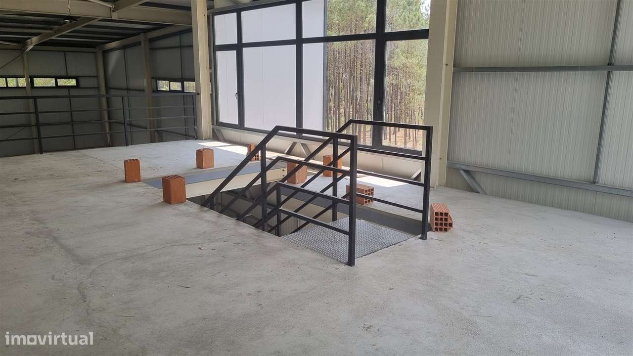 Armazéns e Escritórios Novos em Maceira – Leiria - Grande imagem: 5/26