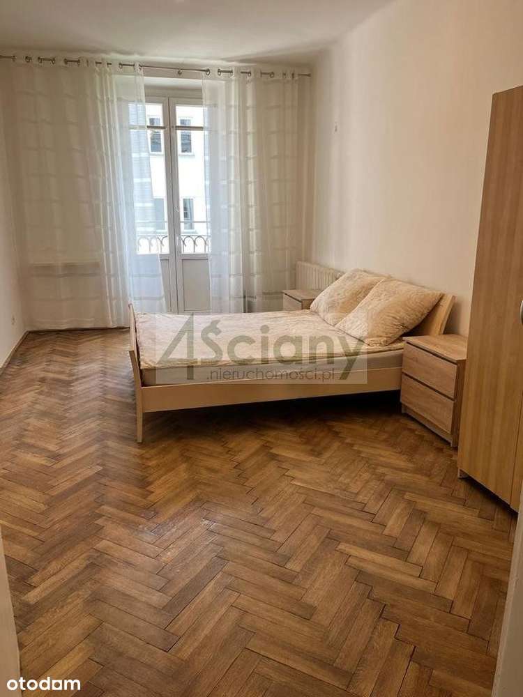 W kamienicy przy Poznańskiej !-7