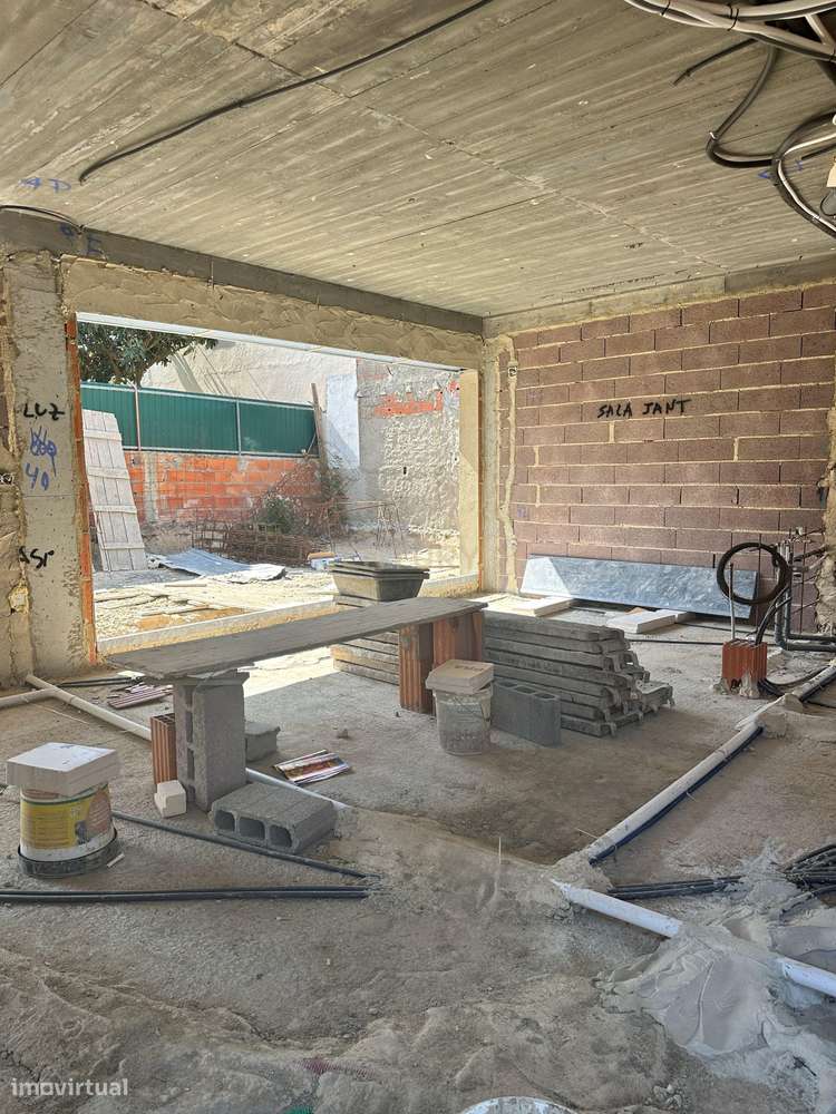 Moradia T4 em Construção com Piscina e Jardim – Charneca da Caparica - Grande imagem: 5/21