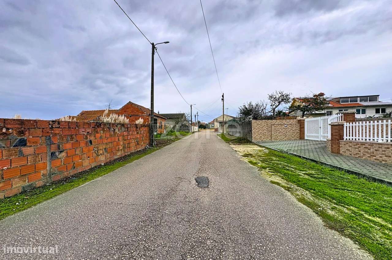 Terreno para uma ou duas moradias geminadas na Póvoa do Valado, Ave... - Grande imagem: 5/16