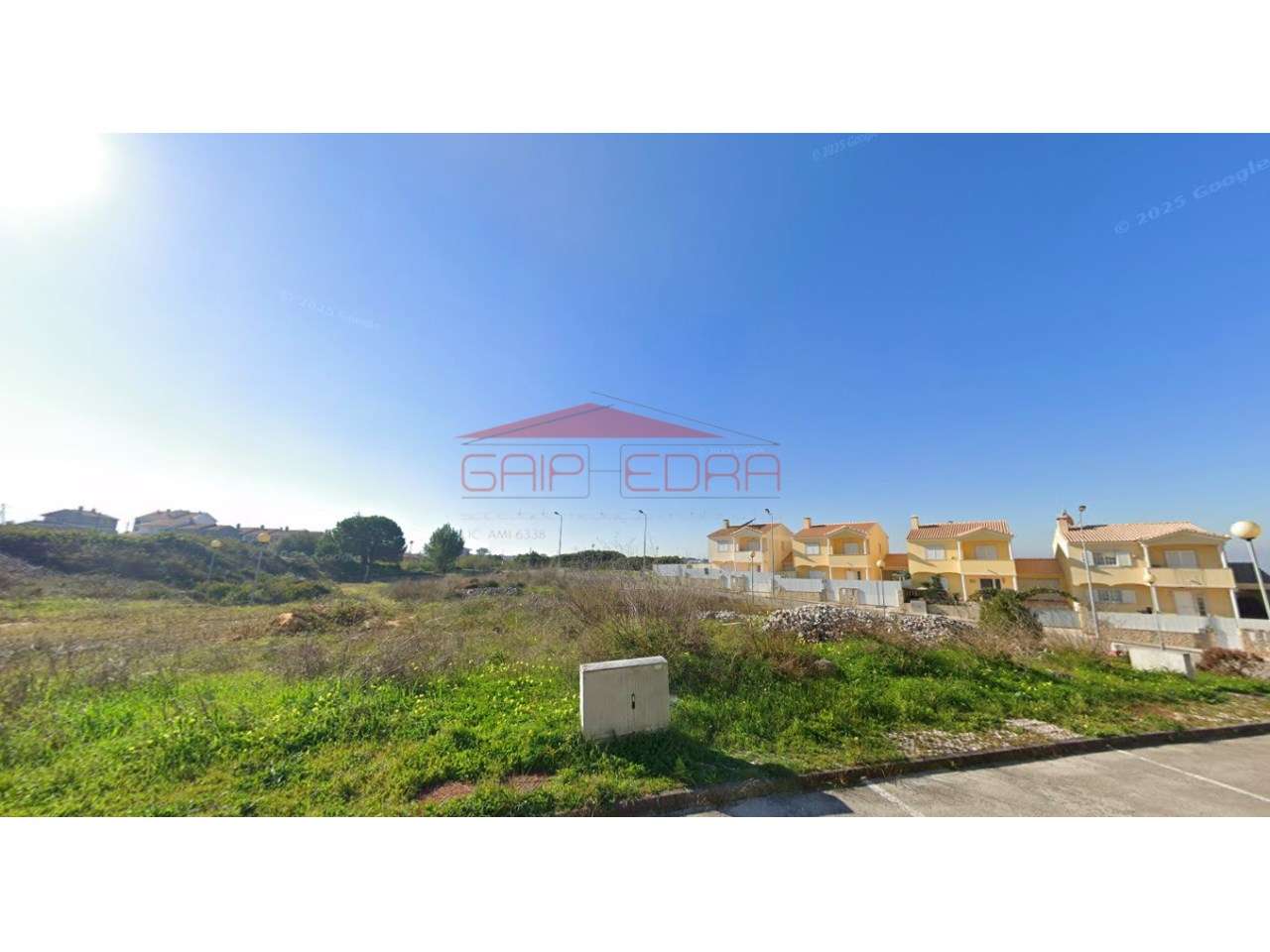 Terreno em zona suburbana com bons acessos - Grande imagem: 2/6