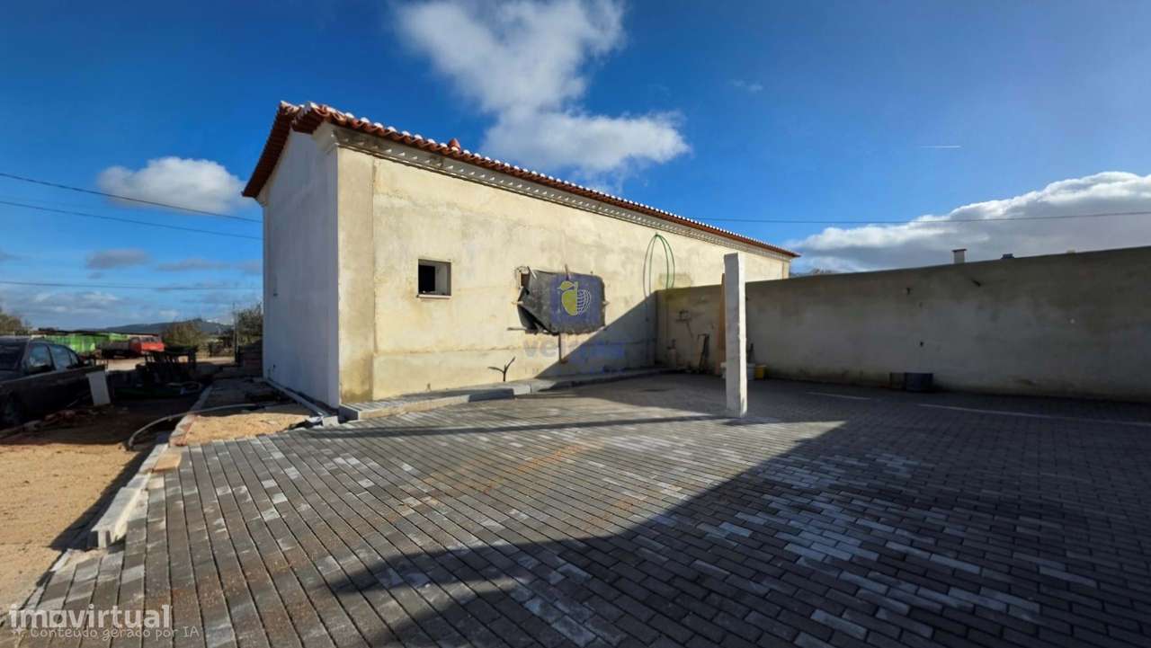 Moradia em Construção com Piscina e Espaço Exterior - Grande imagem: 4/22