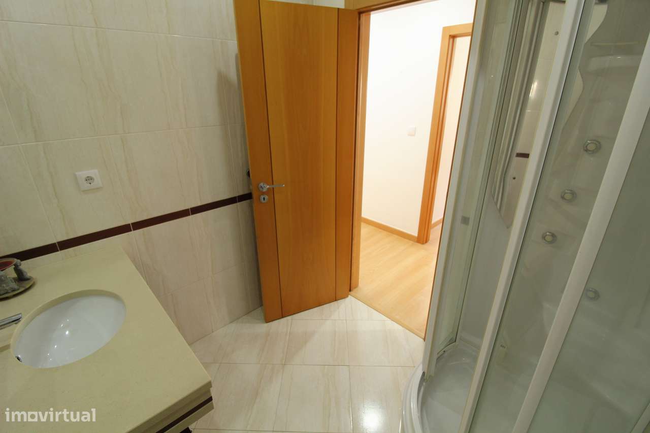 COLINAS DO CRUZEIRO -  T3 com 150 m² e 4 lugares de garagem!-22