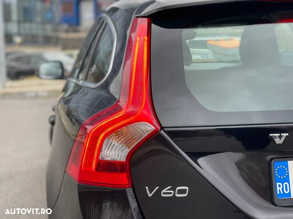 Volvo V60 D4 Momentum - 12