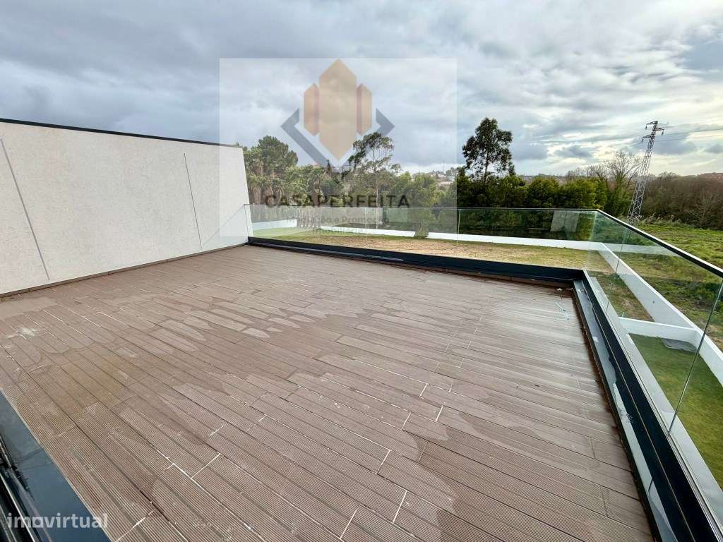 Moradias V5 de Luxo com Piscina, Jardim e Terraços - Praia da Madalena-5