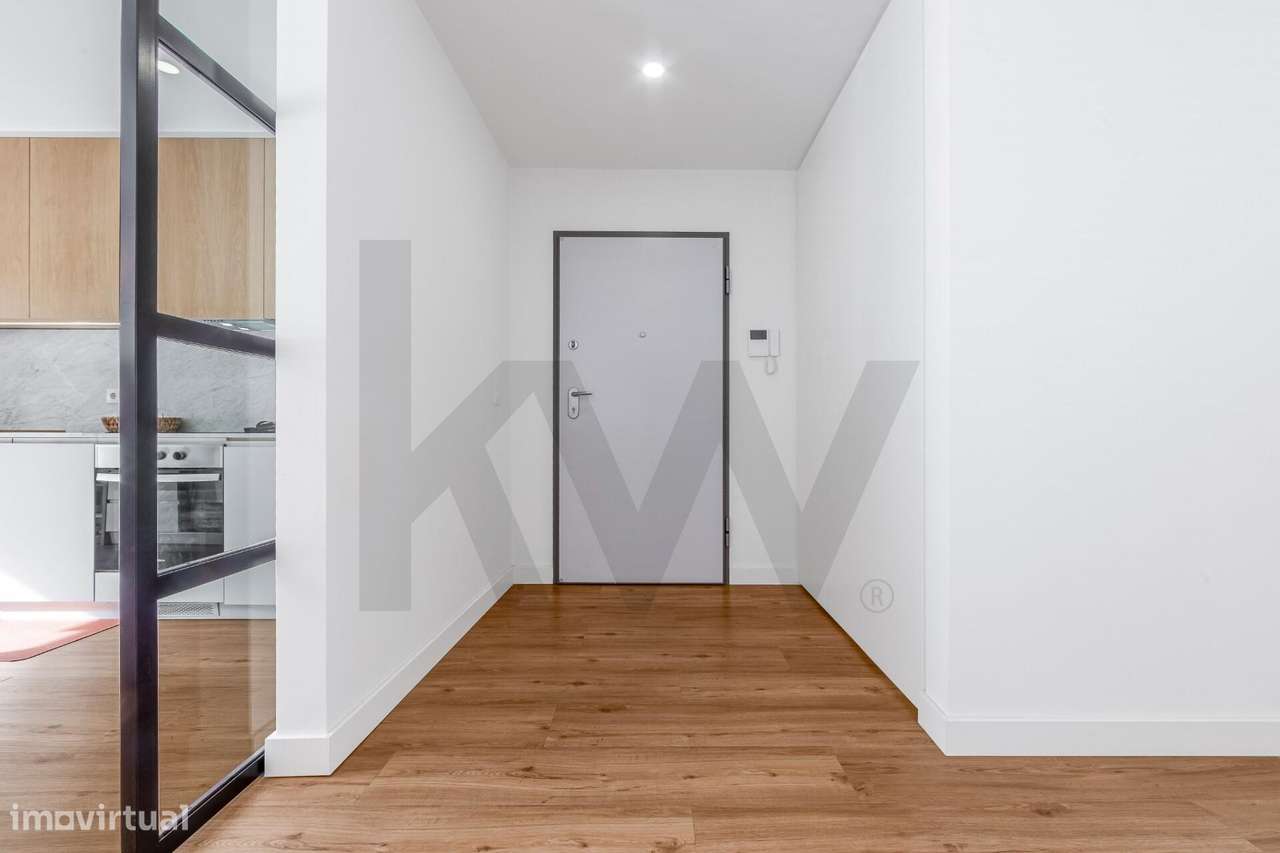 T3 Praticamente Novo com Terraço e 2 Lugares de Garagem - Grande imagem: 5/33