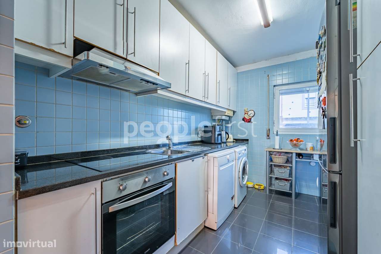 T2 com Terraço Privativo, Garagem e Arrumos-7