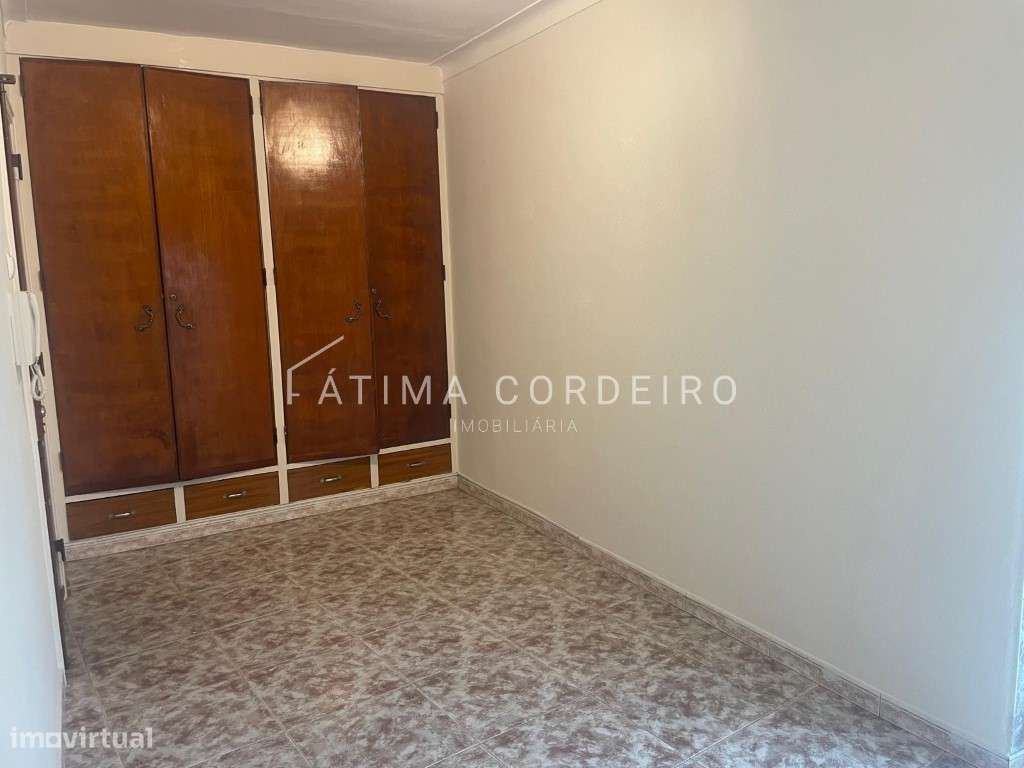 Apartamento T2 com terraço Praça Gil Vicente - Grande imagem: 3/14