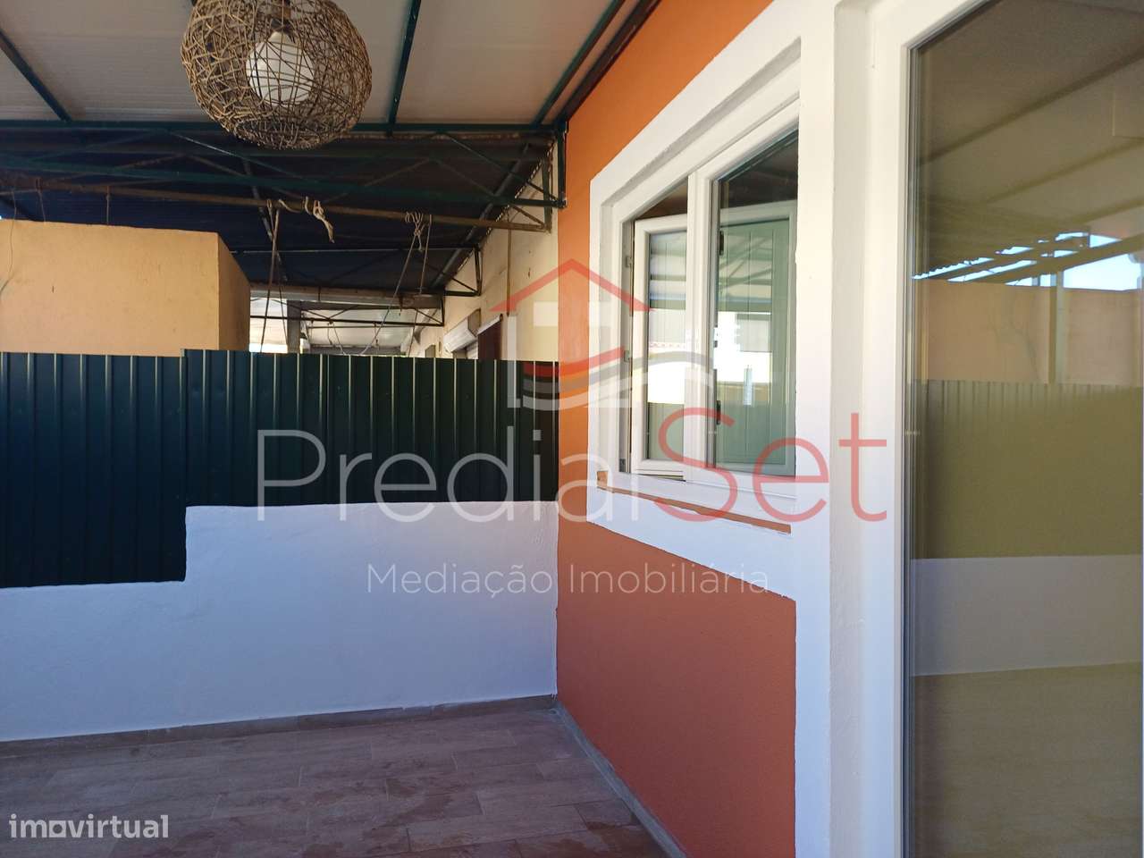 Moradia T3 Totalmente remodelada em Setúbal-6