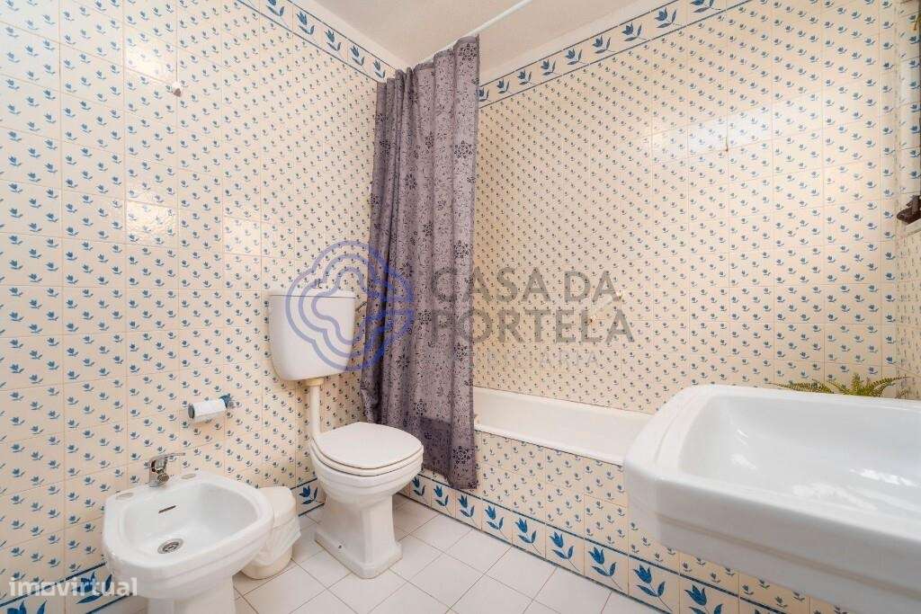 Magnífica Moradia T3 com Vista Mar e Localização Estratégica – Loulé-32