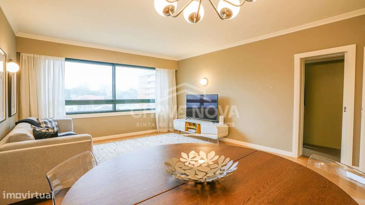 T2 Renovado c/ Lugar de Garagem na Alameda Jardins da Arrábida-0