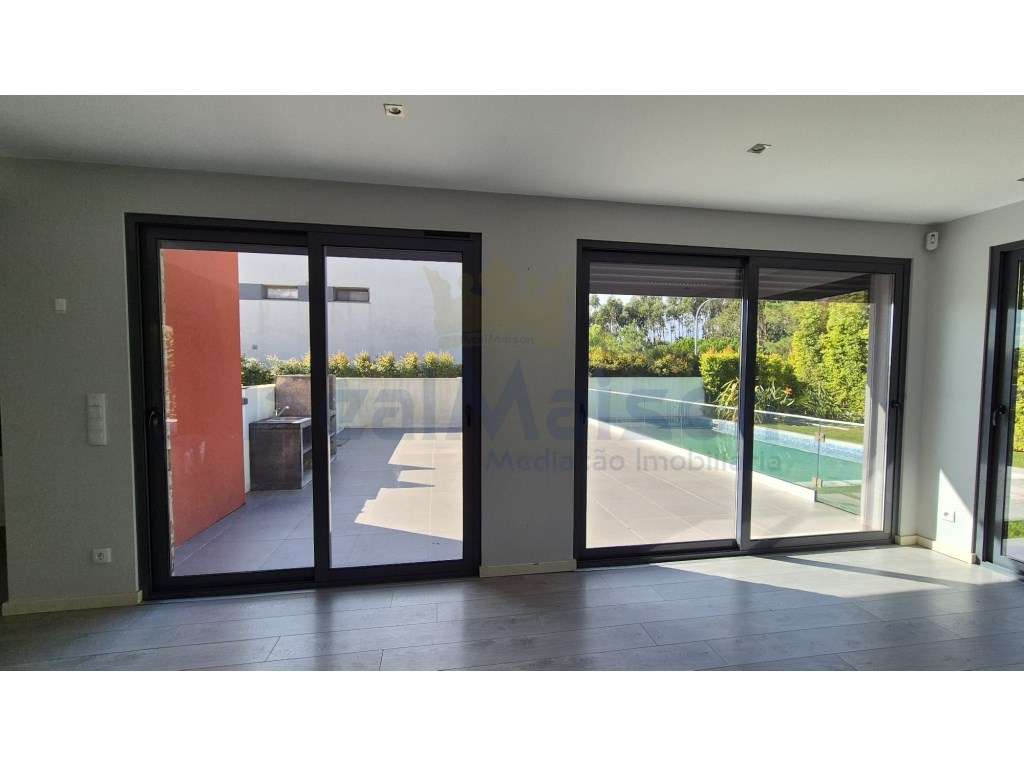 Excelente Moradia de Luxo c/ 7 quartos, Piscina e Jardim-8