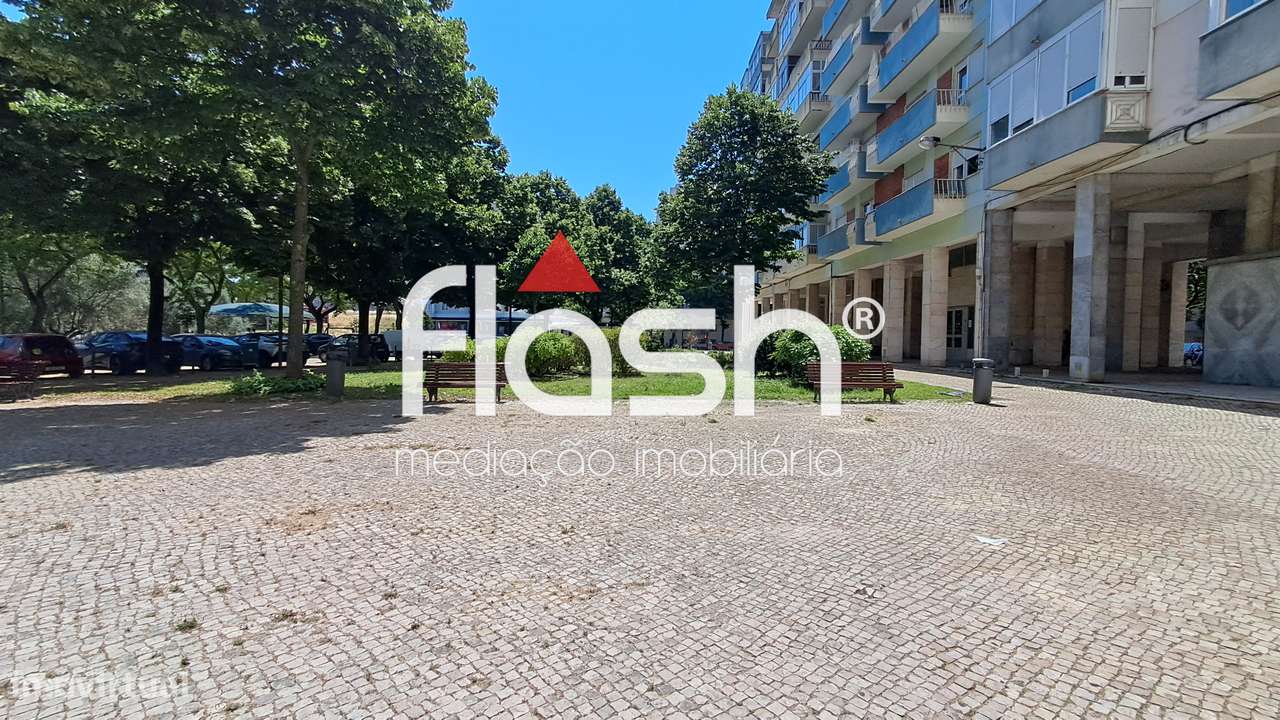 T3 Remodelado e MOBILADO em Benfica-30