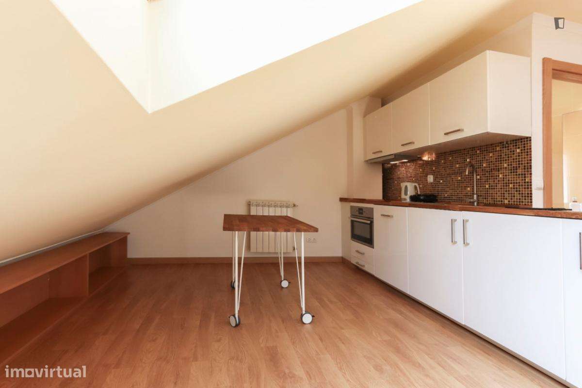 Quarto - localizado em Benfica Lisbon - Grande imagem: 5/40