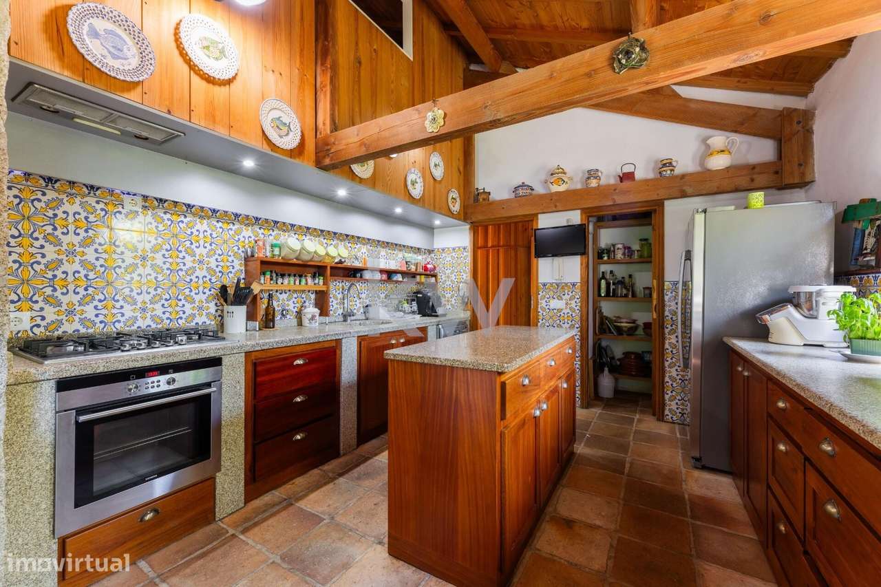 Quinta recatada com piscina num lote de 4.000 m2 ajardinados com 2 cas - Grande imagem: 4/60