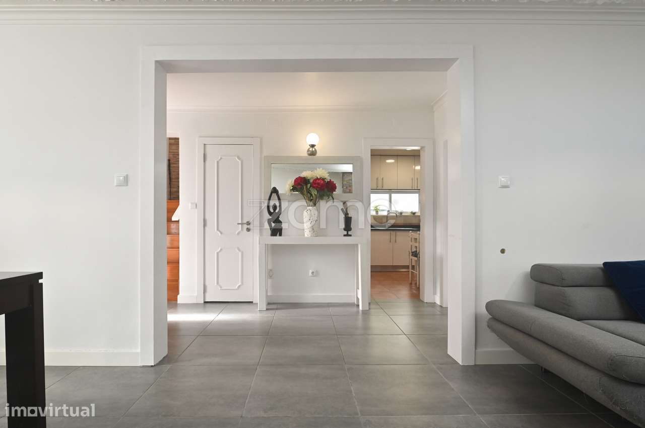 Moradia T3+1 com piscina e anexo em Algueirão - Mem Martins - Grande imagem: 2/42