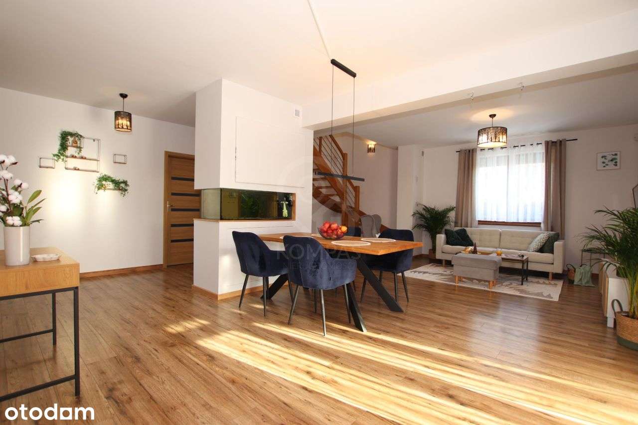 Dom z 2018r + garaż Do Wejścia - 500m do Pkp-3